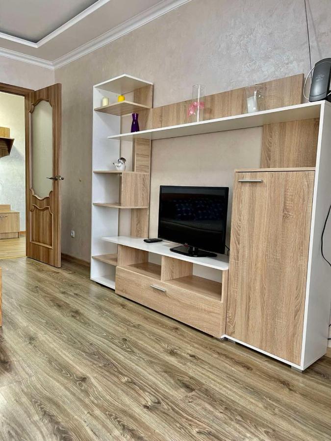 Atlant Luxury Family Apart Поряд З Тц Депот, Безконтактне Заселення Chernivtsi Exterior photo