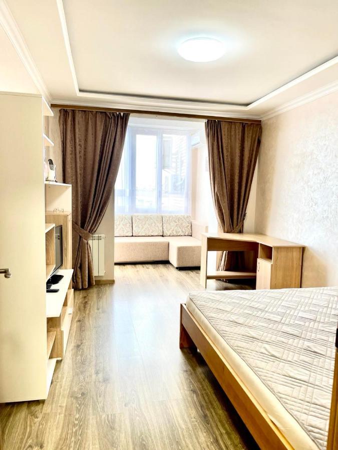 Atlant Luxury Family Apart Поряд З Тц Депот, Безконтактне Заселення Chernivtsi Exterior photo