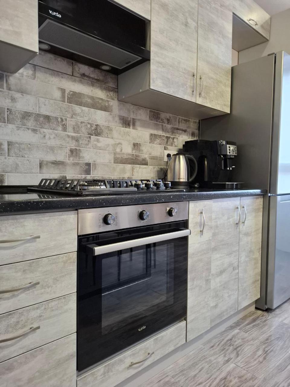 Atlant Luxury Family Apart Поряд З Тц Депот, Безконтактне Заселення Chernivtsi Exterior photo