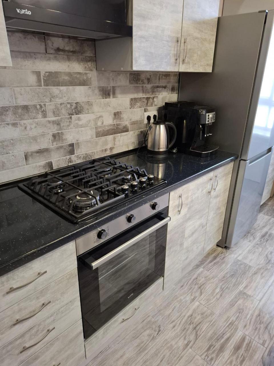 Atlant Luxury Family Apart Поряд З Тц Депот, Безконтактне Заселення Chernivtsi Exterior photo