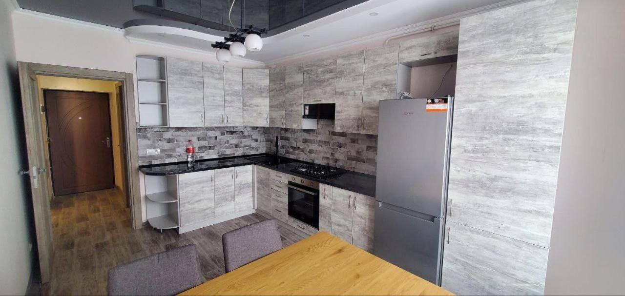 Atlant Luxury Family Apart Поряд З Тц Депот, Безконтактне Заселення Chernivtsi Exterior photo