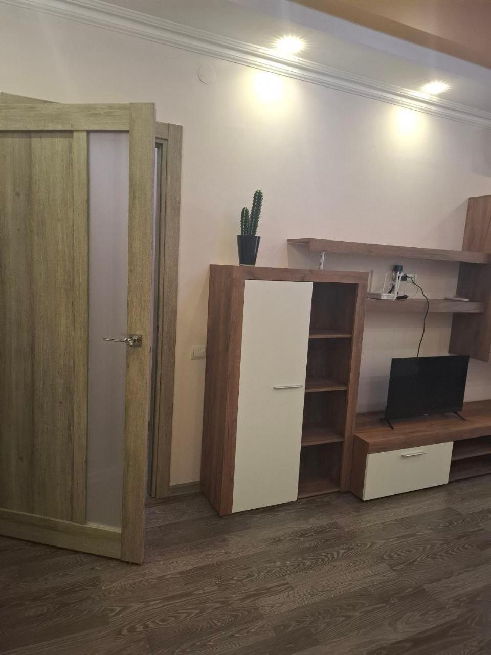 Atlant Luxury Family Apart Поряд З Тц Депот, Безконтактне Заселення Chernivtsi Exterior photo